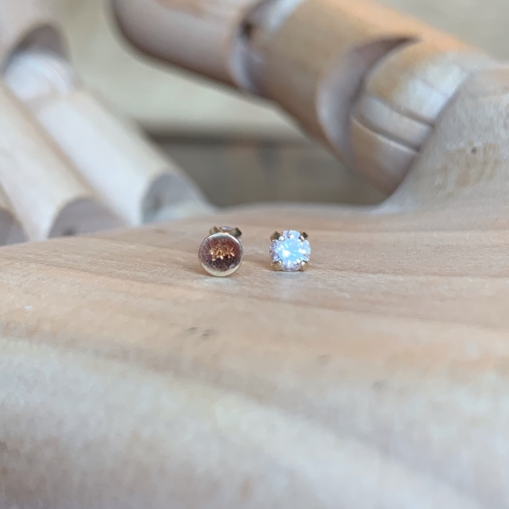 14KYG 2.5mm & 2mm CZ Cartilage Stud Earring Set - Picture 6 of 7